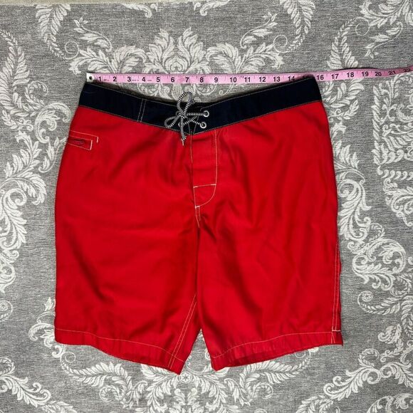 GAP Men's Red Bermuda Board Shorts Size M Casual Summer Swimwear - Picture 3 of 9